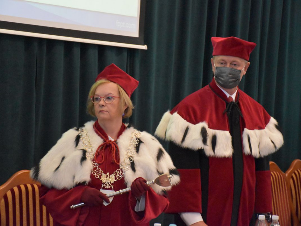 Uroczysta inauguracja roku akademickiego w Państwowej Uczelni Zawodowej w Tarnobrzegu [zdjęcia]