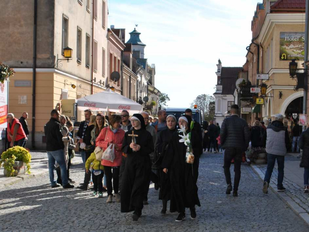 Gigantyczne tłumy na odpuście bł. Wincentego Kadłubka w Sandomierzu [zdjęcia]