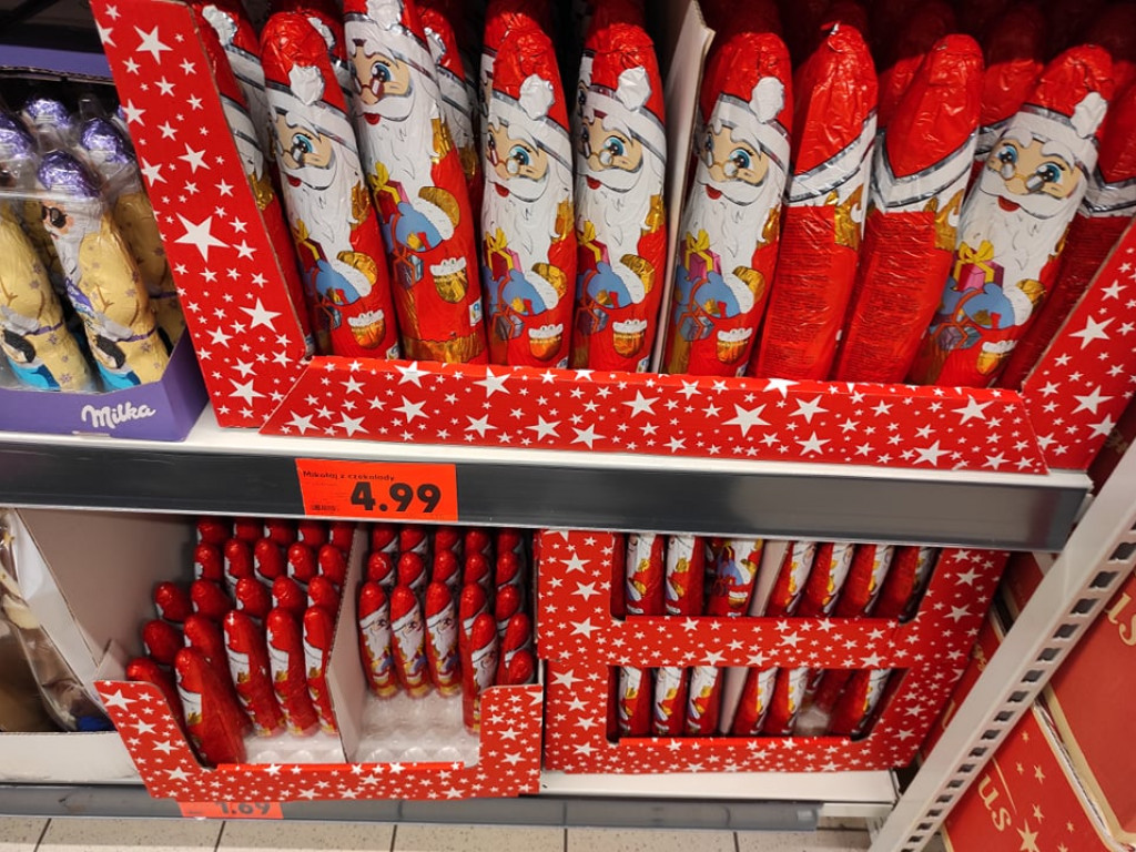 Mikołaje, bałwany i wiele innych świątecznych ozdób można już kupić w tarnobrzeskim Kauflandzie [zdjęcia]