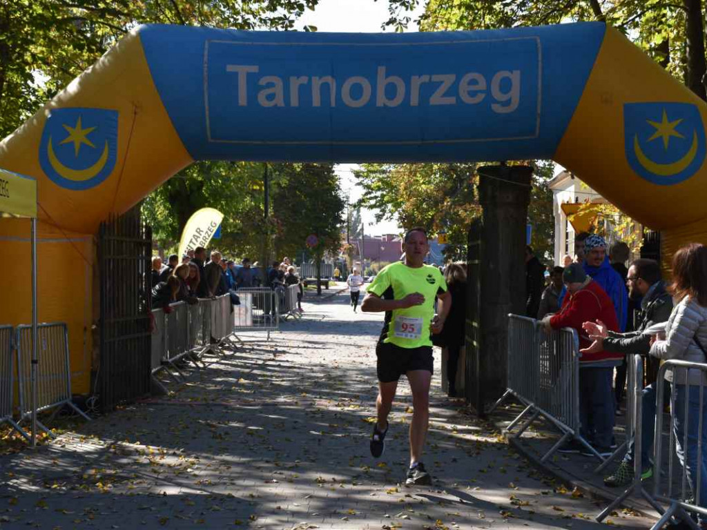 43. Bieg Nadwiślański w Tarnobrzegu - Pokonali 15 km z Baranowa Sandomierskiego do Tarnobrzega [zdjęcia]