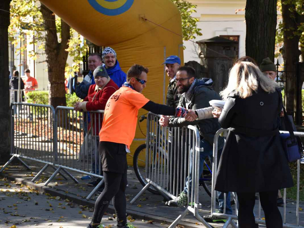 43. Bieg Nadwiślański w Tarnobrzegu - Pokonali 15 km z Baranowa Sandomierskiego do Tarnobrzega [zdjęcia]