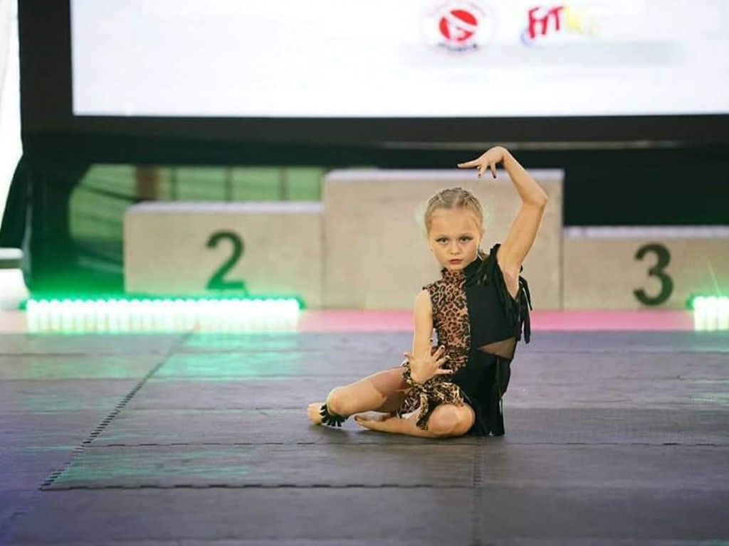 Sandomierzanka Lena Wiater została Mistrzynią Polski w Fitnesie Gimnastycznym Fit Kids [zdjęcia]
