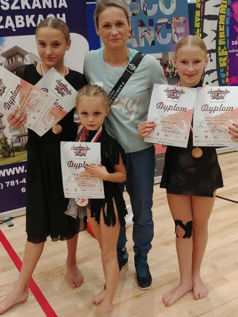 Sandomierzanka Lena Wiater została Mistrzynią Polski w Fitnesie Gimnastycznym Fit Kids [zdjęcia]
