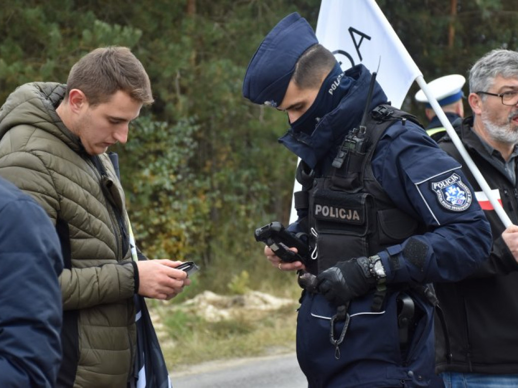 Protest w Woli Baranowskiej - interweniowała policja [zdjęcia]