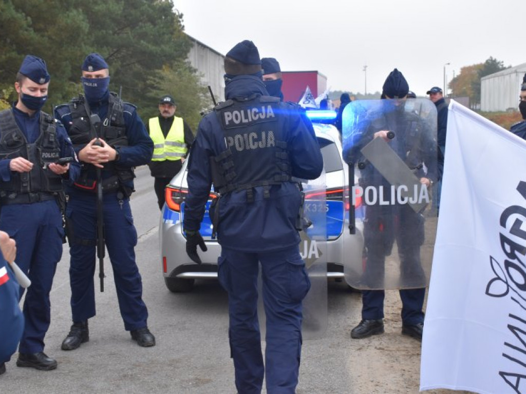 Protest w Woli Baranowskiej - interweniowała policja [zdjęcia]