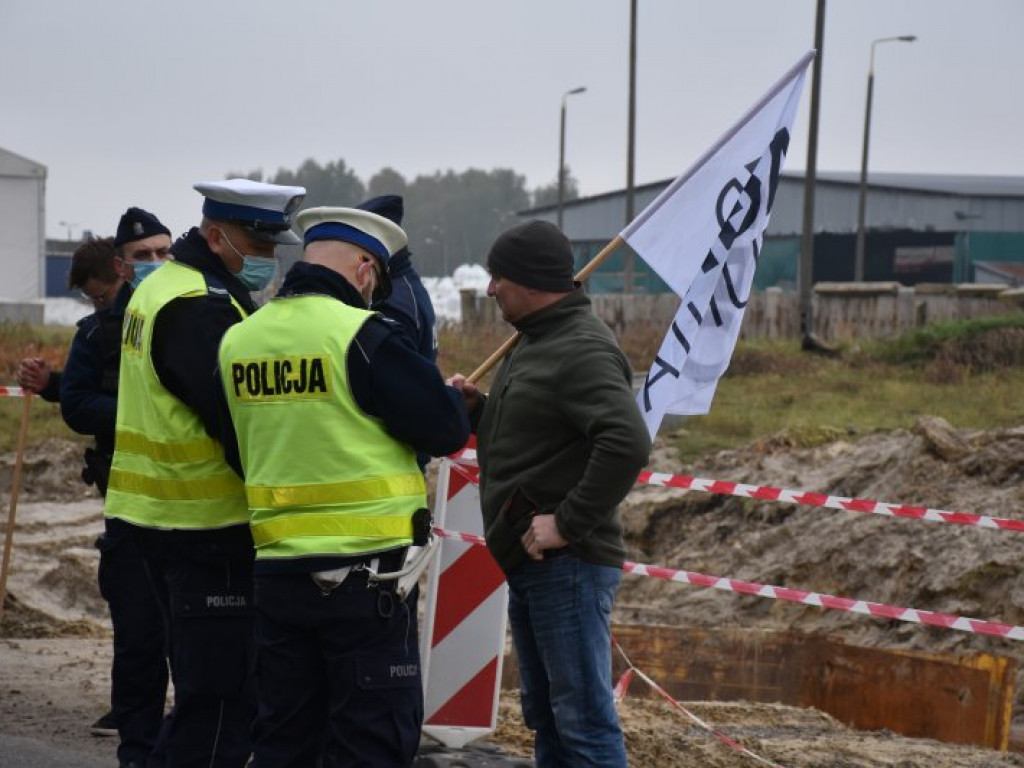Protest w Woli Baranowskiej - interweniowała policja [zdjęcia]