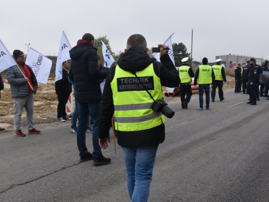 Protest w Woli Baranowskiej - interweniowała policja [zdjęcia]
