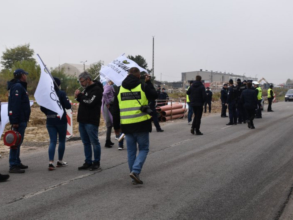 Protest w Woli Baranowskiej - interweniowała policja [zdjęcia]