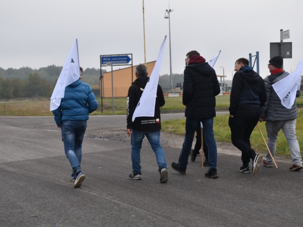 Protest w Woli Baranowskiej - interweniowała policja [zdjęcia]