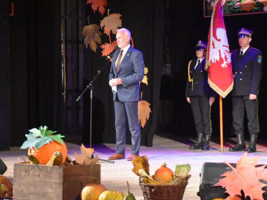 Święto Edukacji Narodowej. 50-lecie SP4 i nagrody dla tarnobrzeskich nauczycieli [zdjęcia]