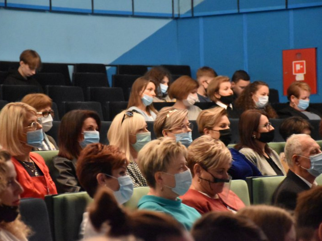 Święto Edukacji Narodowej. 50-lecie SP4 i nagrody dla tarnobrzeskich nauczycieli [zdjęcia]