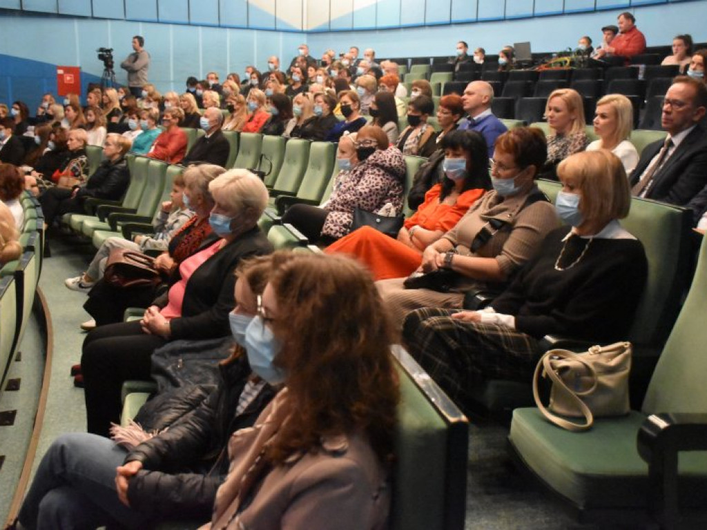 Święto Edukacji Narodowej. 50-lecie SP4 i nagrody dla tarnobrzeskich nauczycieli [zdjęcia]