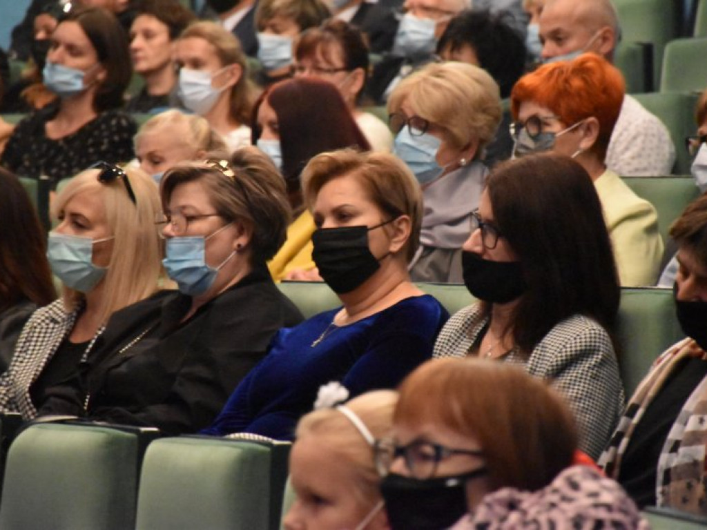 Święto Edukacji Narodowej. 50-lecie SP4 i nagrody dla tarnobrzeskich nauczycieli [zdjęcia]