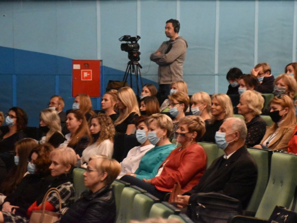 Święto Edukacji Narodowej. 50-lecie SP4 i nagrody dla tarnobrzeskich nauczycieli [zdjęcia]
