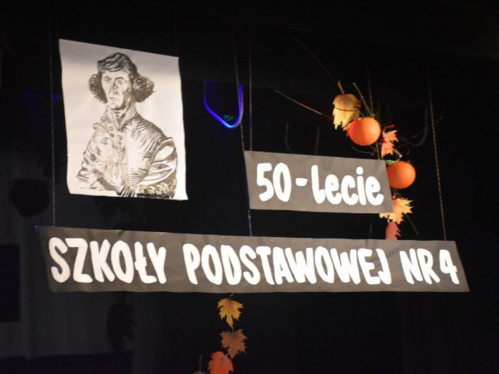 Święto Edukacji Narodowej. 50-lecie SP4 i nagrody dla tarnobrzeskich nauczycieli [zdjęcia]