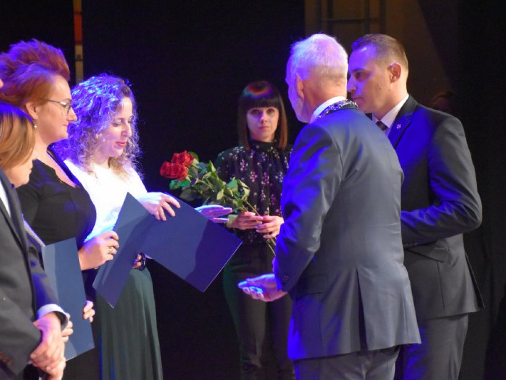 Święto Edukacji Narodowej. 50-lecie SP4 i nagrody dla tarnobrzeskich nauczycieli [zdjęcia]