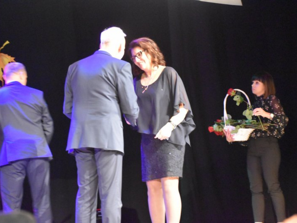Święto Edukacji Narodowej. 50-lecie SP4 i nagrody dla tarnobrzeskich nauczycieli [zdjęcia]