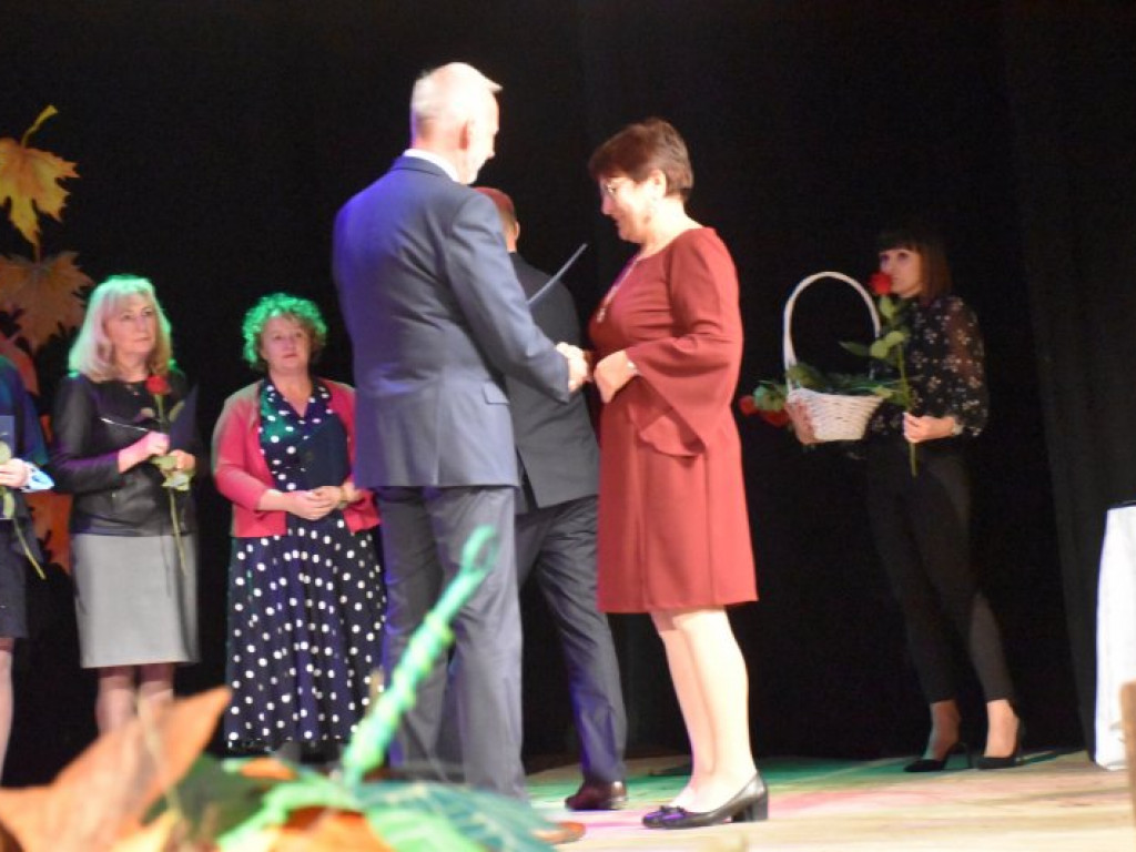 Święto Edukacji Narodowej. 50-lecie SP4 i nagrody dla tarnobrzeskich nauczycieli [zdjęcia]