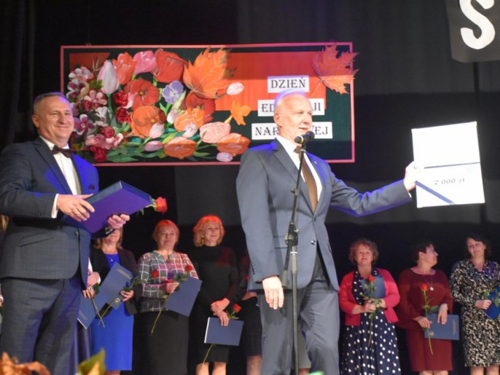 Święto Edukacji Narodowej. 50-lecie SP4 i nagrody dla tarnobrzeskich nauczycieli [zdjęcia]