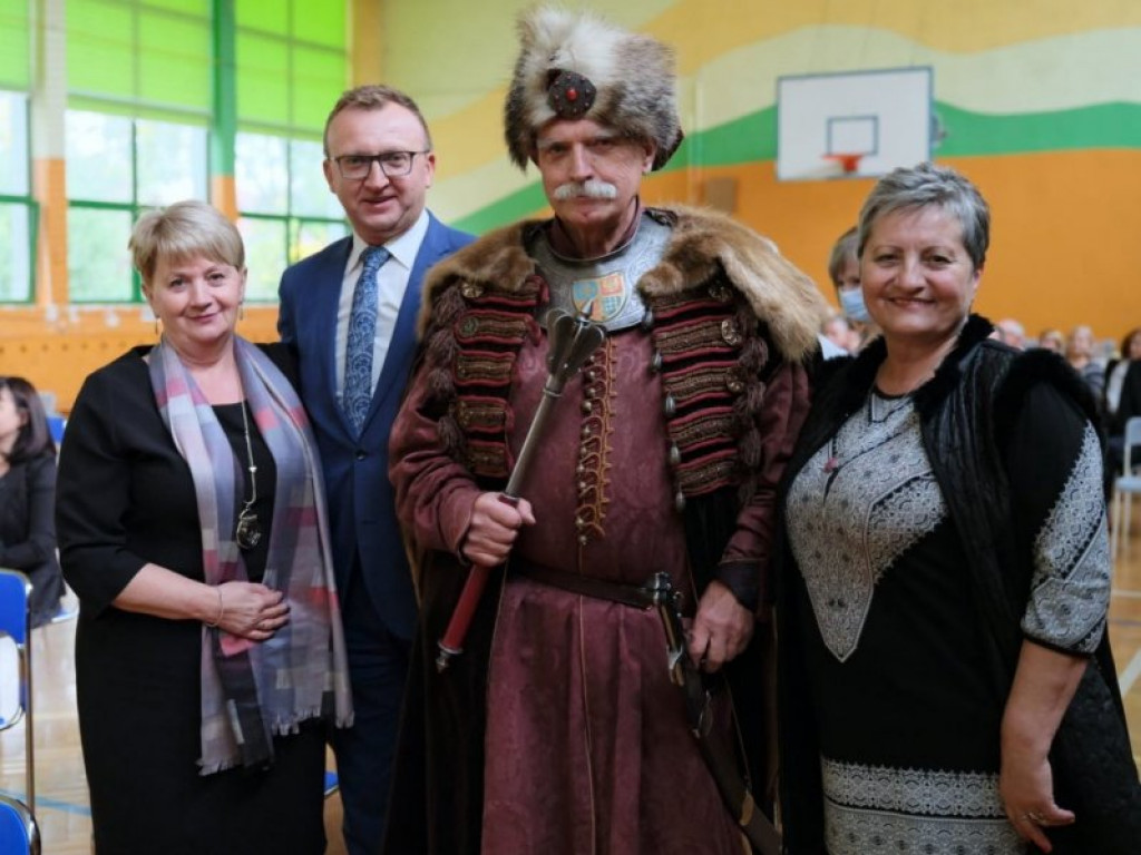 Powiatowy Dzień Edukacji Narodowej w Sandomierzu. Nagrodzono nauczycieli [zdjęcia]