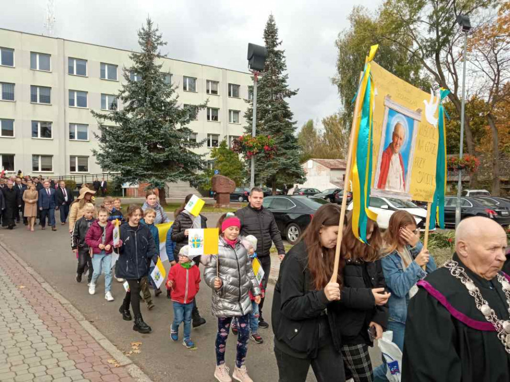 Podniosła uroczystość w Staszowie. Jan Paweł II został patronem miasta [zdjęcia]