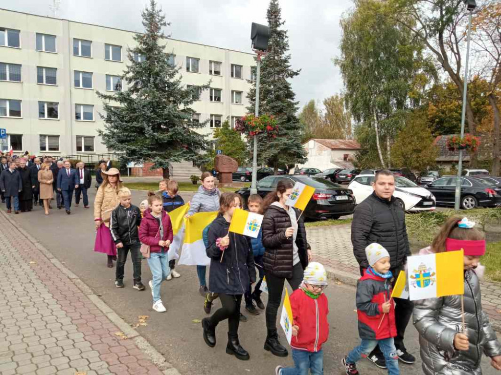Podniosła uroczystość w Staszowie. Jan Paweł II został patronem miasta [zdjęcia]