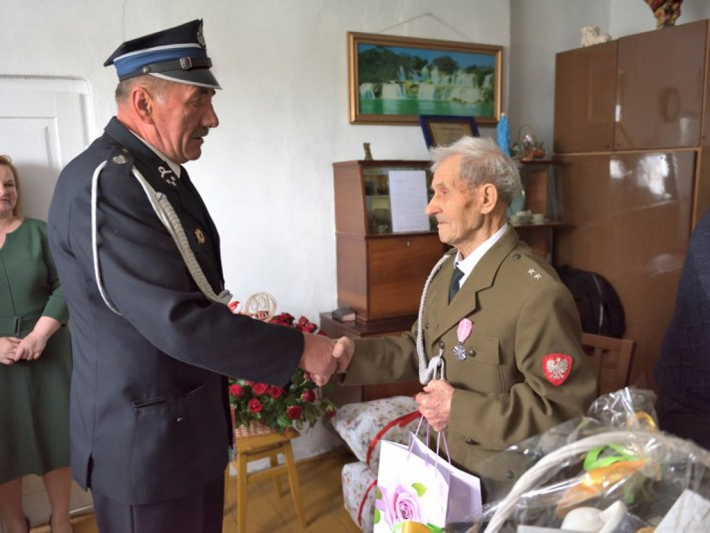 100. urodziny Władysława Harimskiego z gminy Klimontów [zdjęcia]