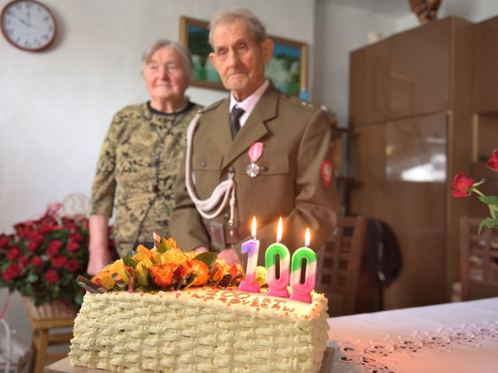 100. urodziny Władysława Harimskiego z gminy Klimontów [zdjęcia]