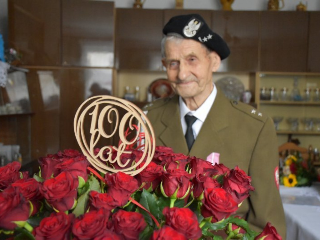 100. urodziny Władysława Harimskiego z gminy Klimontów [zdjęcia]