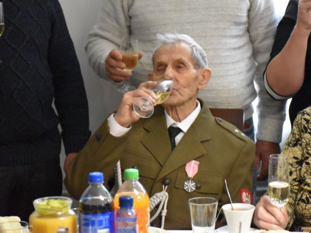 100. urodziny Władysława Harimskiego z gminy Klimontów [zdjęcia]