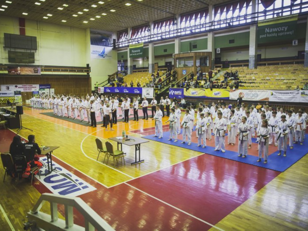 140 zawodników karate walczyło w Tarnobrzegu