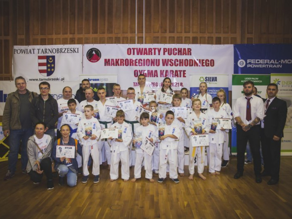140 zawodników karate walczyło w Tarnobrzegu