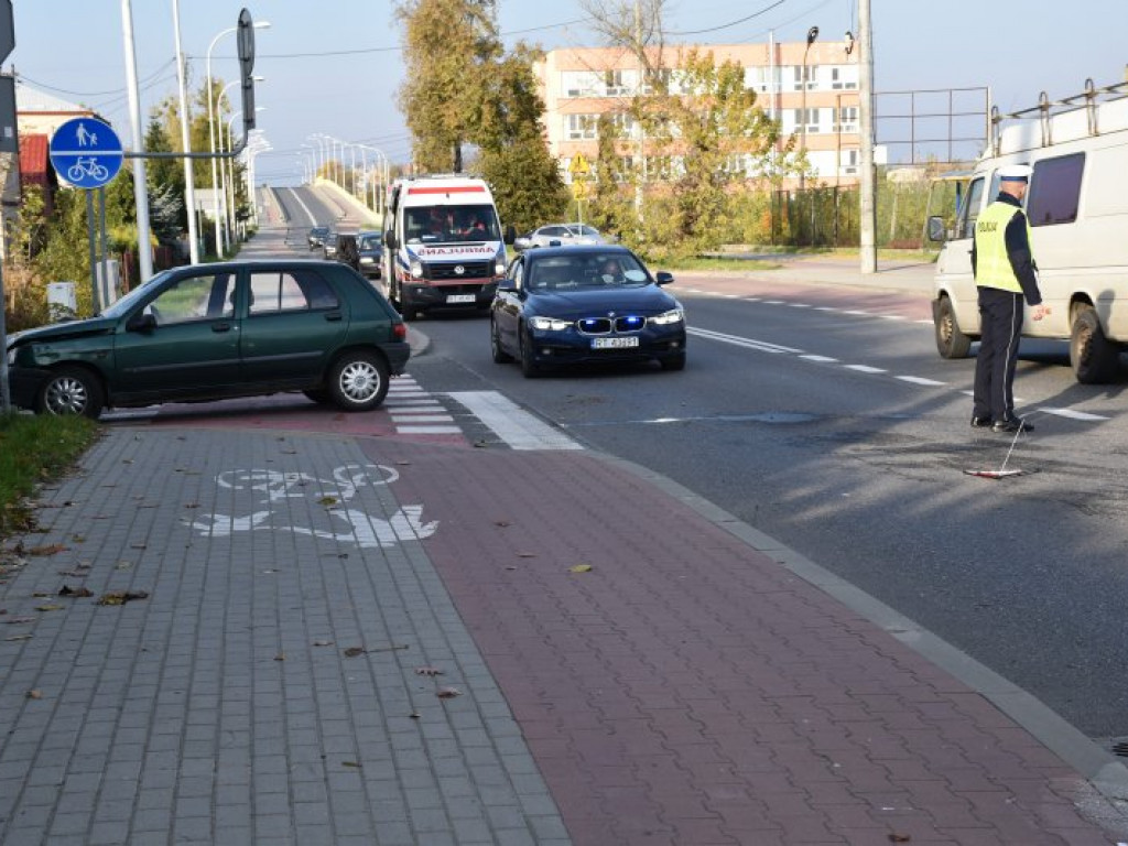 Tarnobrzeg. Wypadek na ulicy Sienkiewicza. Dwie osoby poszkodowane [wideo][zdjęcia]