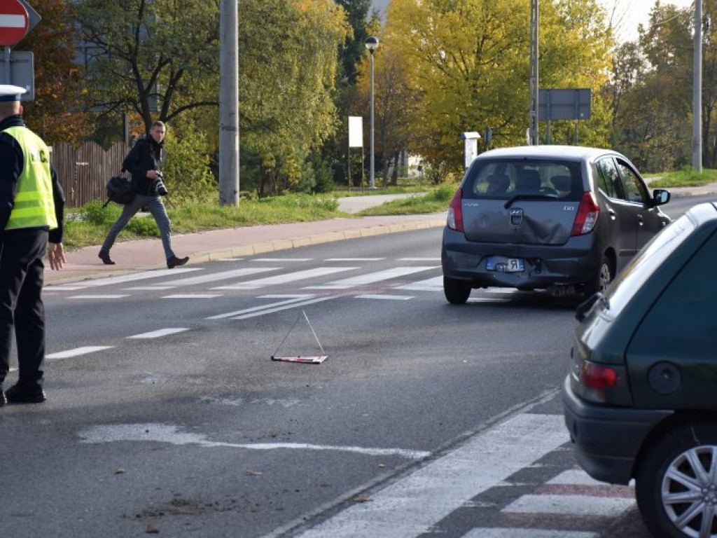 Tarnobrzeg. Wypadek na ulicy Sienkiewicza. Dwie osoby poszkodowane [wideo][zdjęcia]
