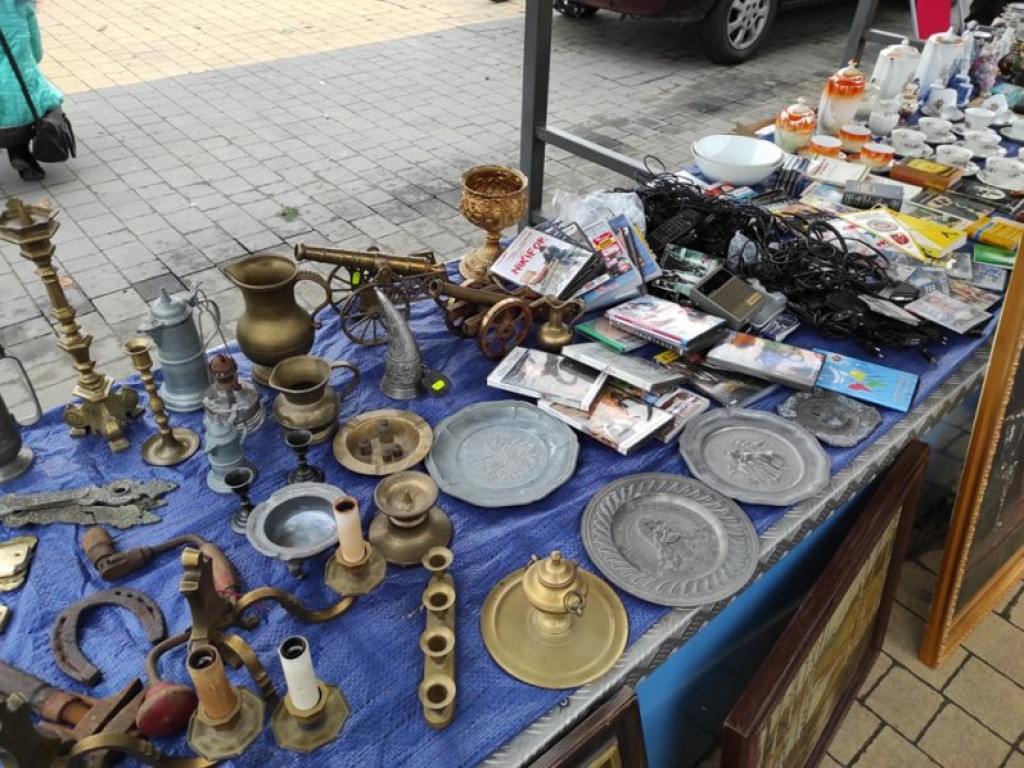 Tłumy na Pchlim Targu w Tarnobrzegu [zdjęcia]