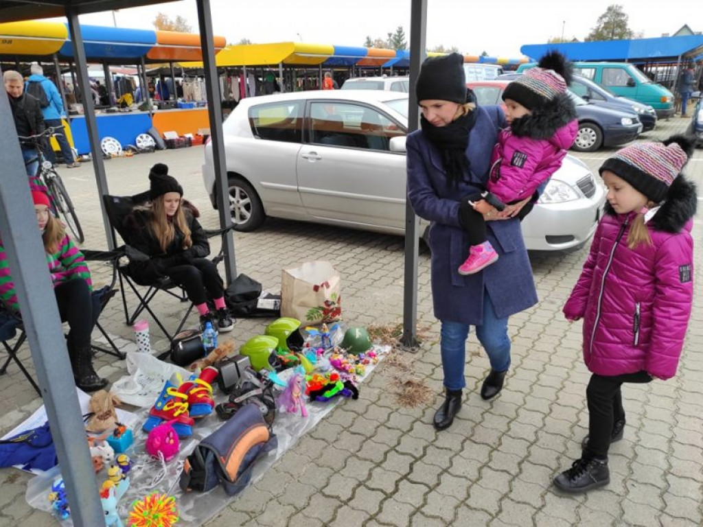 Tłumy na Pchlim Targu w Tarnobrzegu [zdjęcia]
