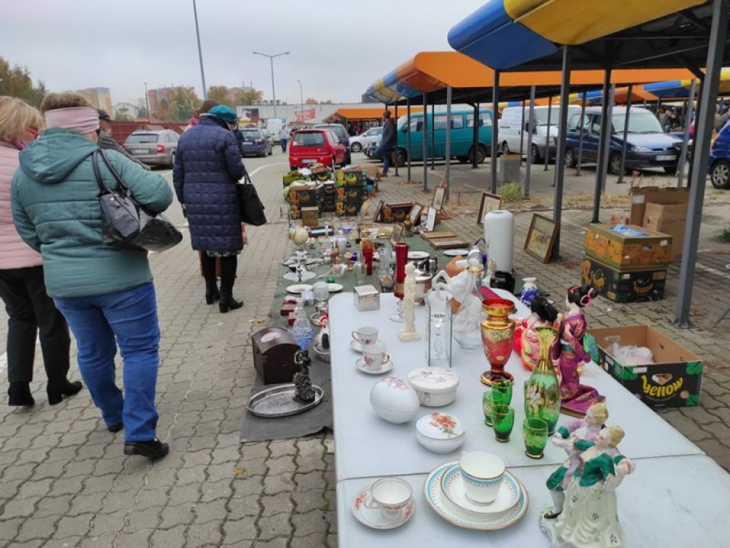 Tłumy na Pchlim Targu w Tarnobrzegu [zdjęcia]