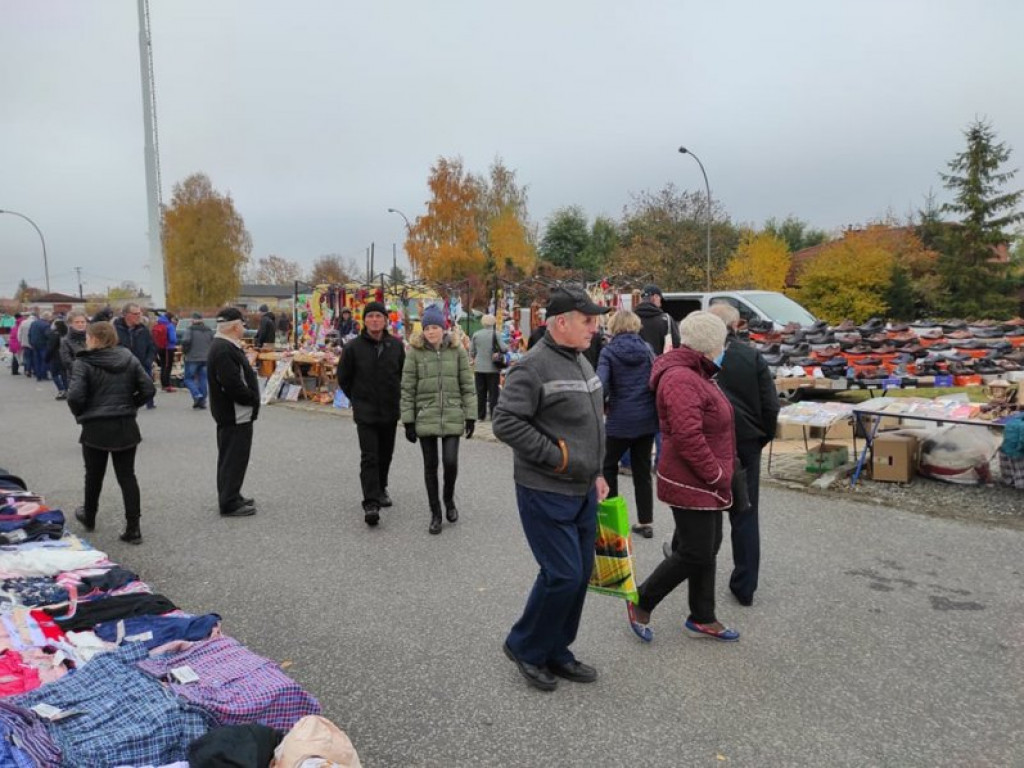 Tłumy na Pchlim Targu w Tarnobrzegu [zdjęcia]
