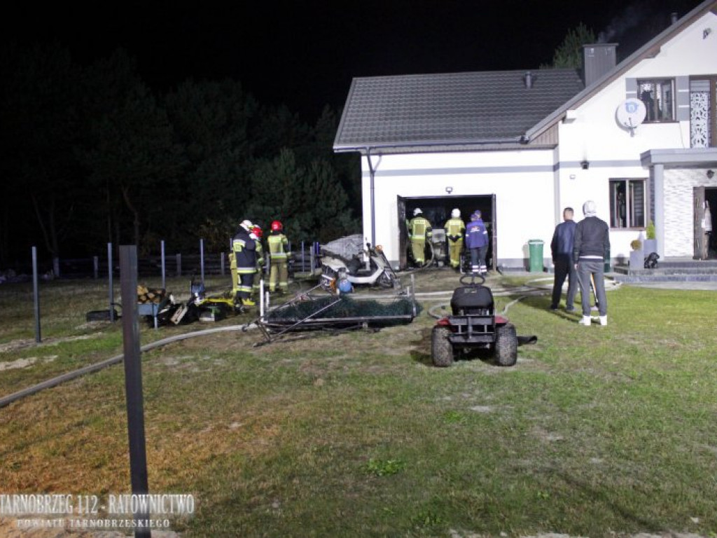 Grębów. Pożar garażu w domu jednorodzinnym [zdjęcia]