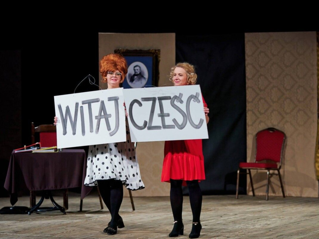 Tarnobrzeg. Gromkie brawa i tłumy na spektaklu Teatru Czwartek w TDK [zdjęcia]