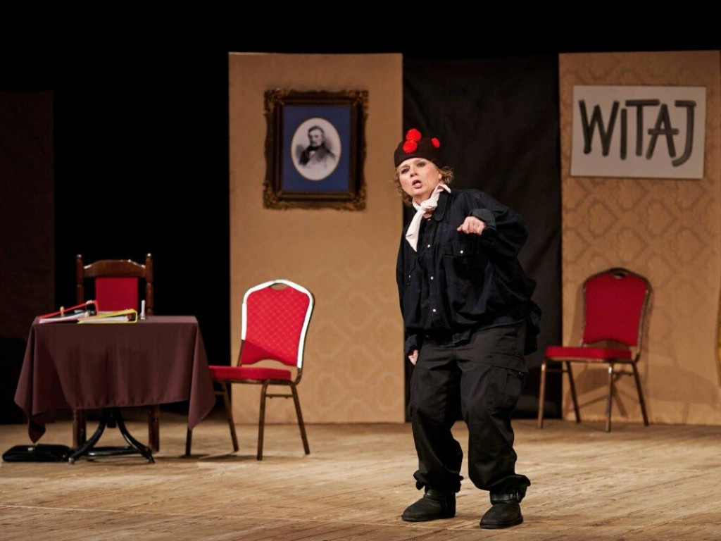 Tarnobrzeg. Gromkie brawa i tłumy na spektaklu Teatru Czwartek w TDK [zdjęcia]