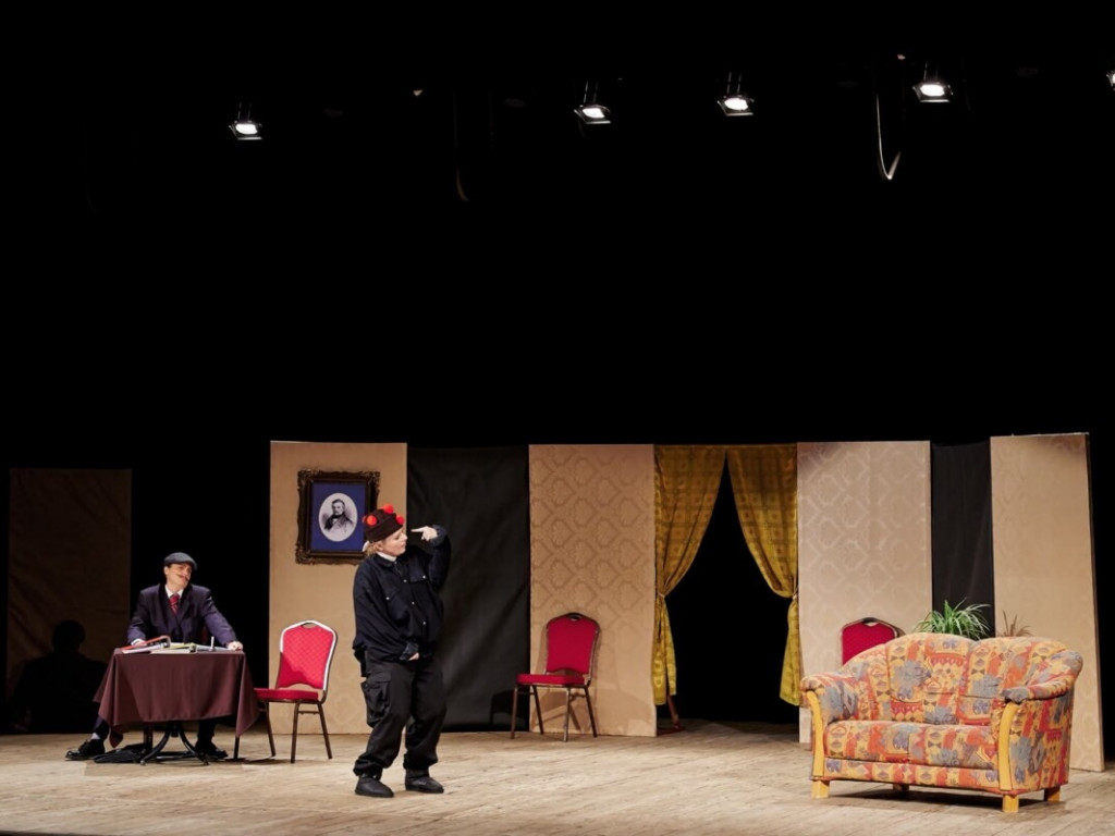 Tarnobrzeg. Gromkie brawa i tłumy na spektaklu Teatru Czwartek w TDK [zdjęcia]