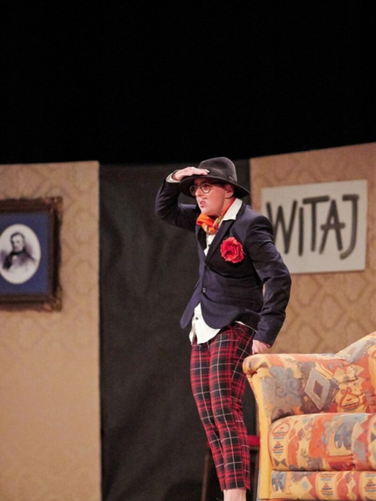 Tarnobrzeg. Gromkie brawa i tłumy na spektaklu Teatru Czwartek w TDK [zdjęcia]