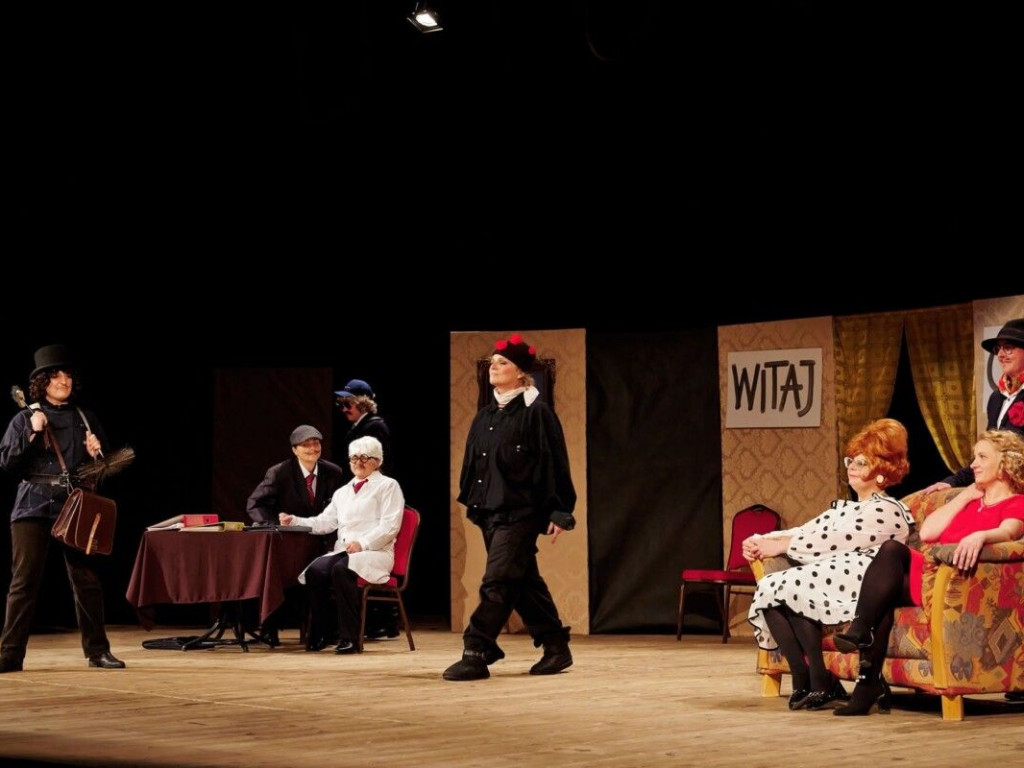 Tarnobrzeg. Gromkie brawa i tłumy na spektaklu Teatru Czwartek w TDK [zdjęcia]