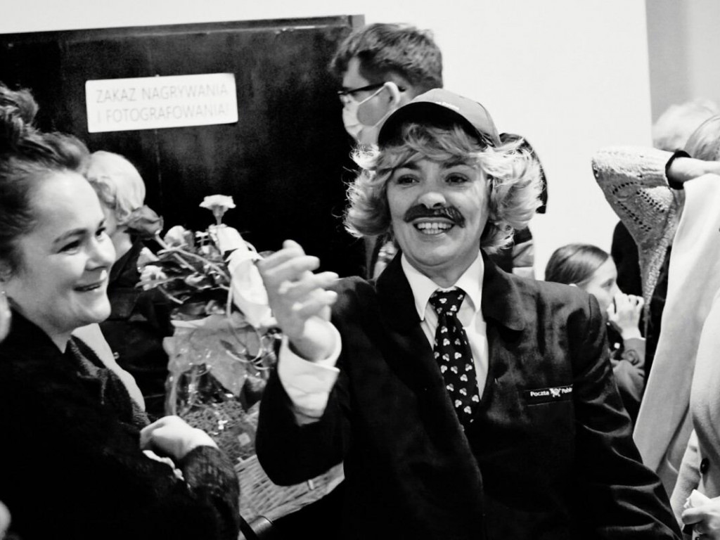Tarnobrzeg. Gromkie brawa i tłumy na spektaklu Teatru Czwartek w TDK [zdjęcia]