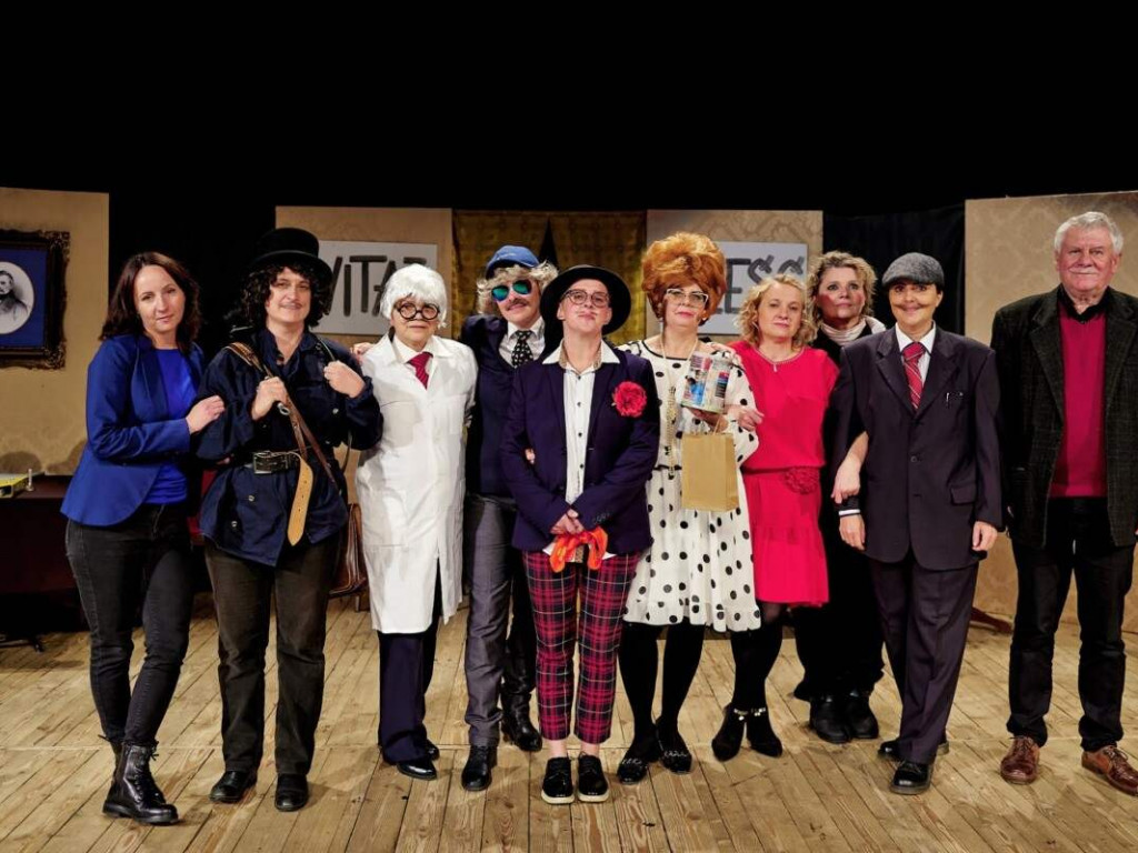 Tarnobrzeg. Gromkie brawa i tłumy na spektaklu Teatru Czwartek w TDK [zdjęcia]