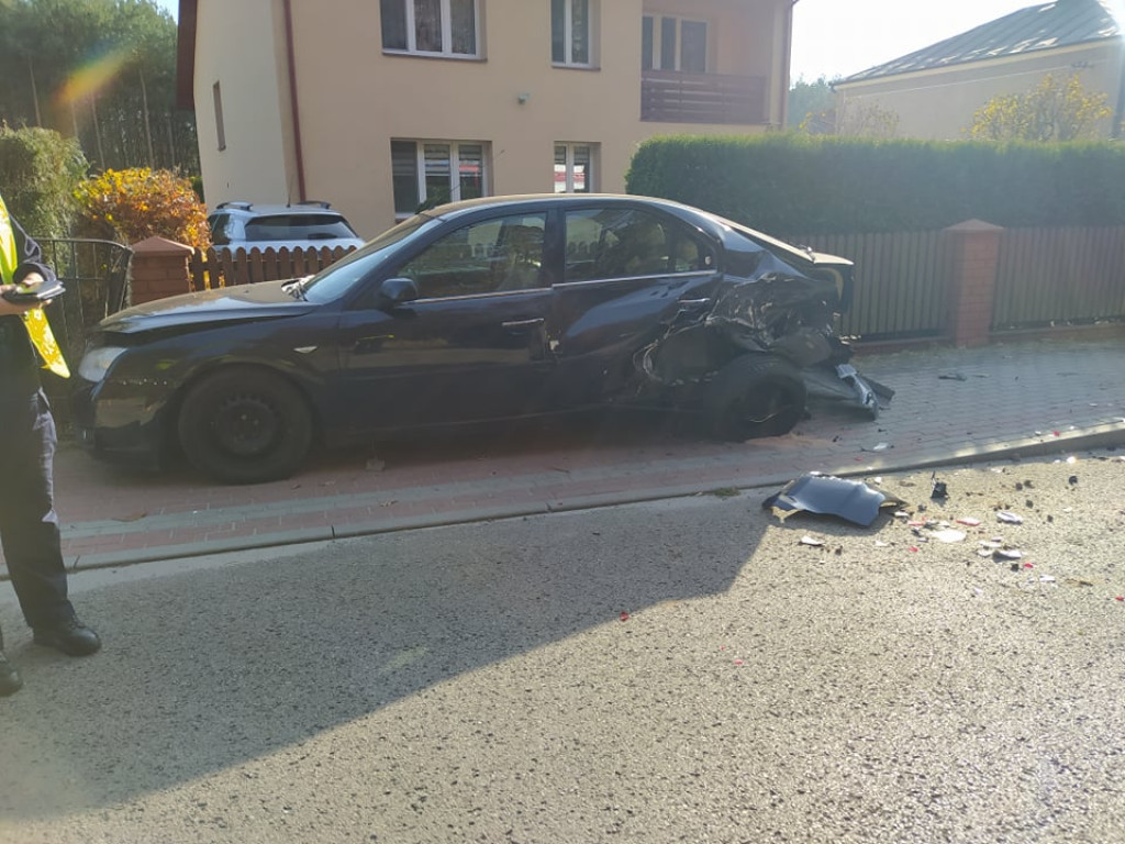 Wypadek w Nowej Dębie, droga zablokowana [zdjęcia]