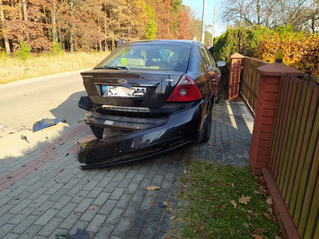 Wypadek w Nowej Dębie, droga zablokowana [zdjęcia]