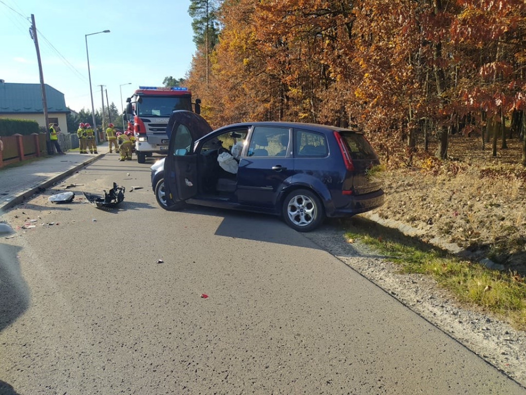 Wypadek w Nowej Dębie, droga zablokowana [zdjęcia]