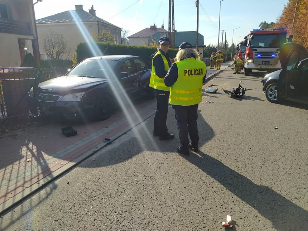 Wypadek w Nowej Dębie, droga zablokowana [zdjęcia]